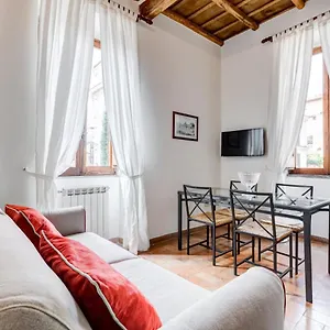  Apartment Living Colosseum